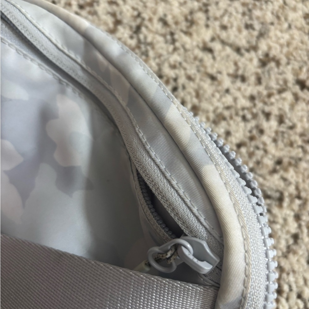 Lululemon Gray Camo Belt Bag - Picture 3 of 4